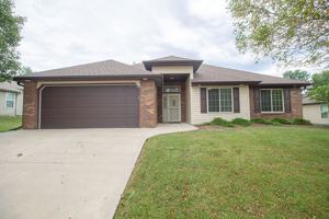 featured image of 7002 Madison Creek Dr