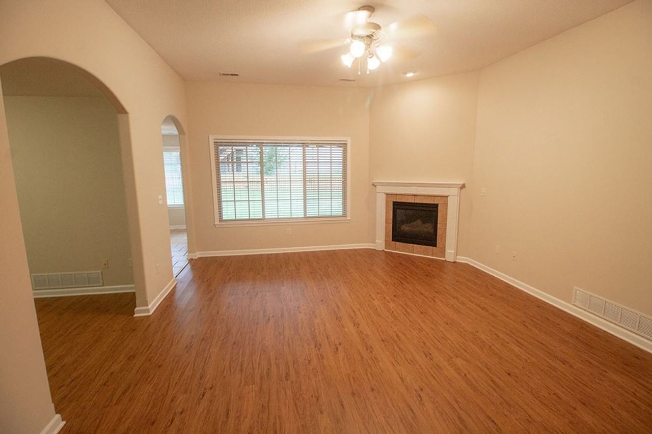 7002 Madison Creek Dr - Photo 3 of 34