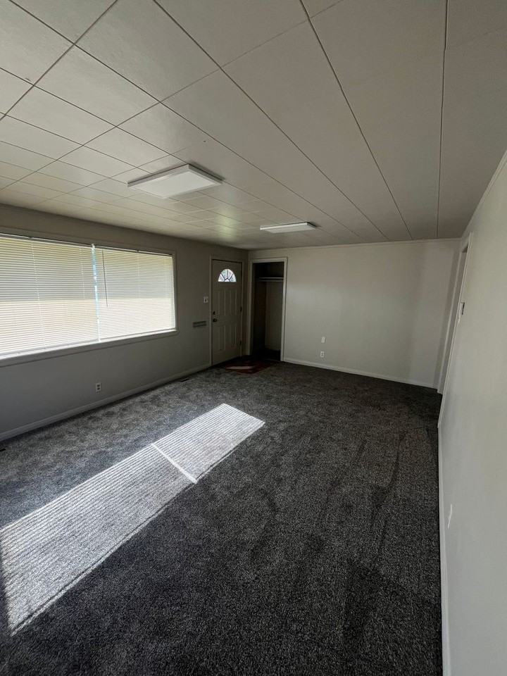 151 N 200 W #A - Photo 3 of 7