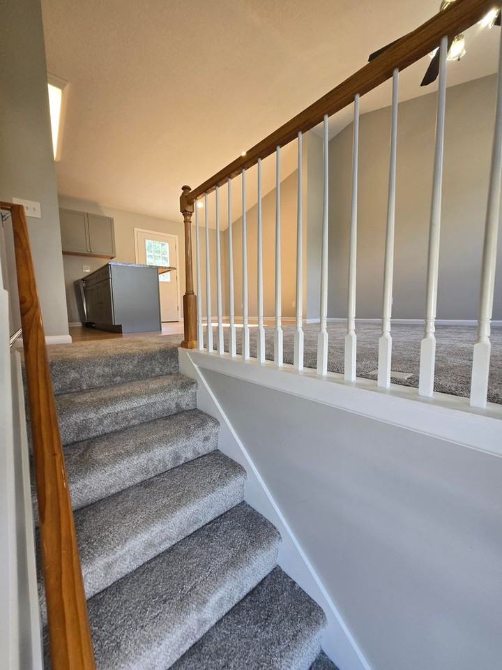 1323 Meadow Creek Ln - Photo 2 of 29