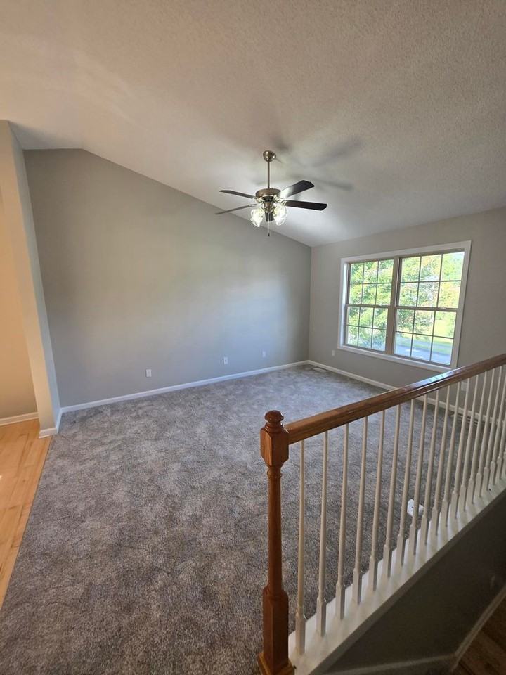 1323 Meadow Creek Ln - Photo 3 of 29