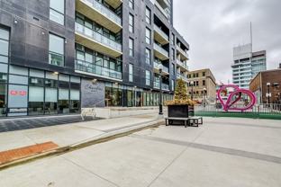 60 Charles St W - Photo 1 of 1