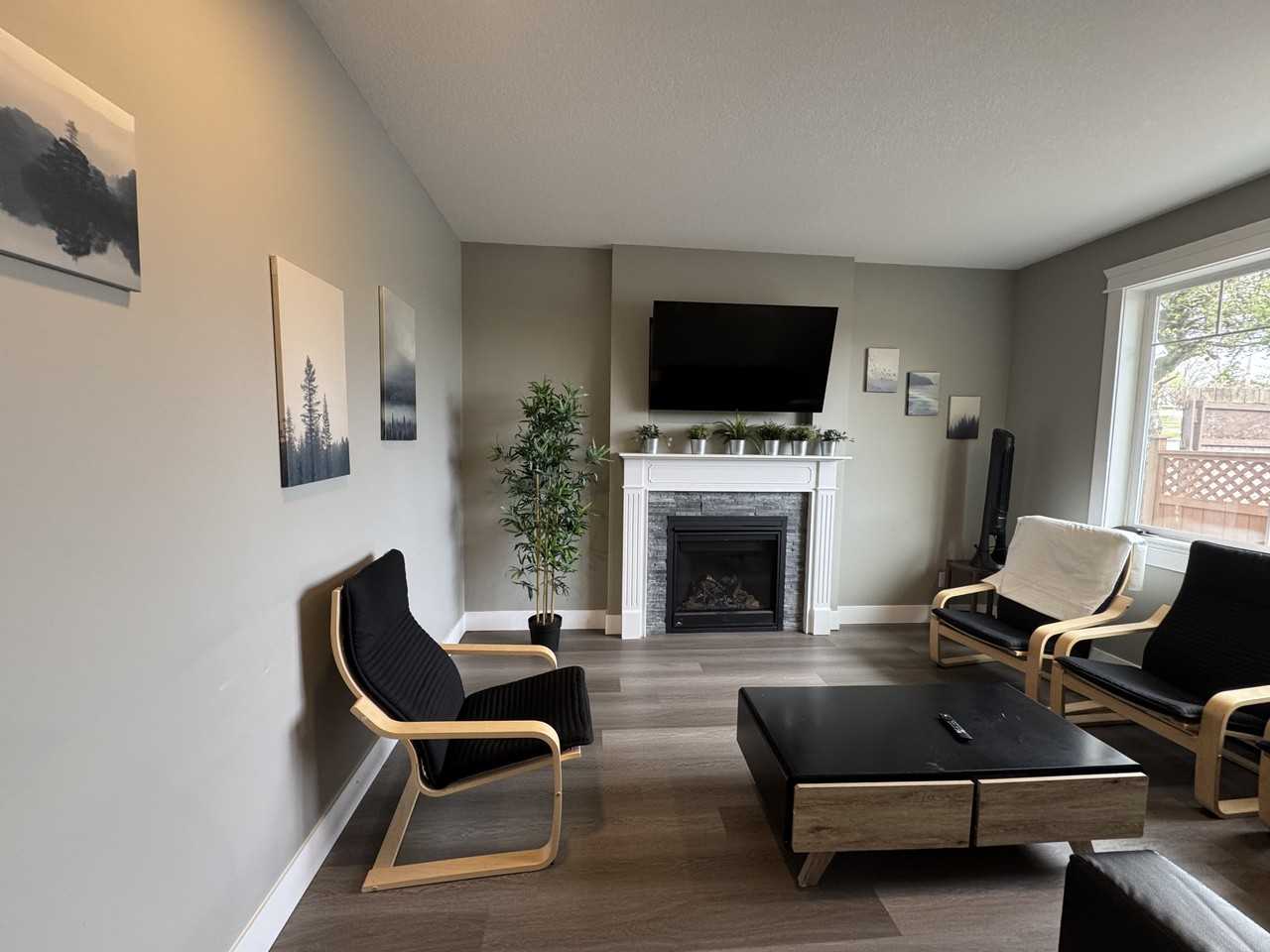 593 Fifth St #1 - Photo 3 of 25