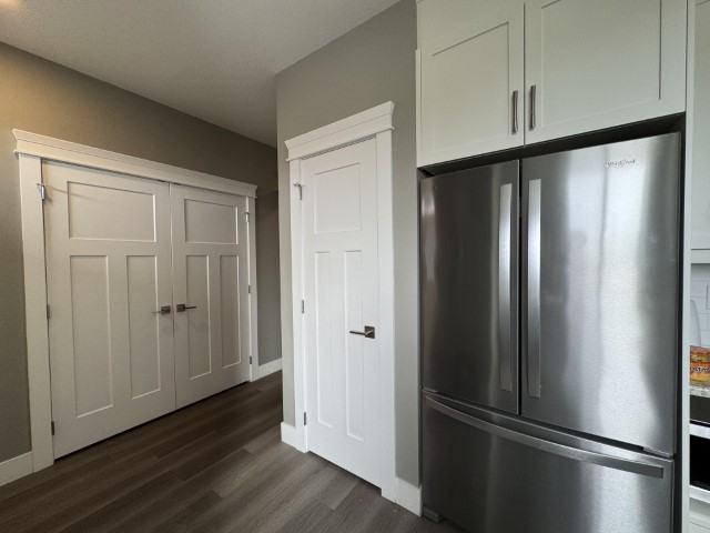 593 Fifth St #1 - Photo 5 of 25