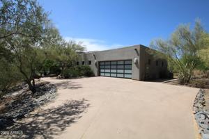 featured image of 5844 E Carefree Mountain Dr