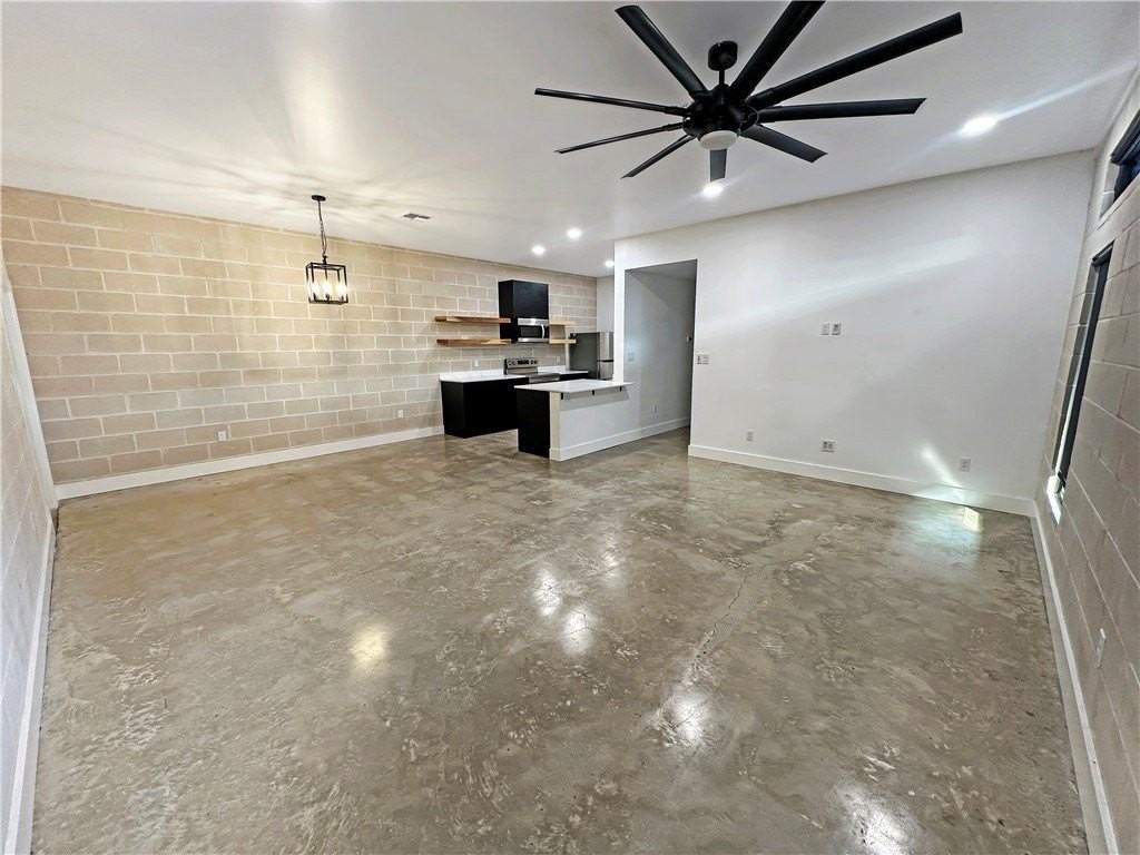 2718 Grace Cir - Photo 2 of 8