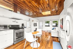 522 Rialto Ave - Photo 1 of 1