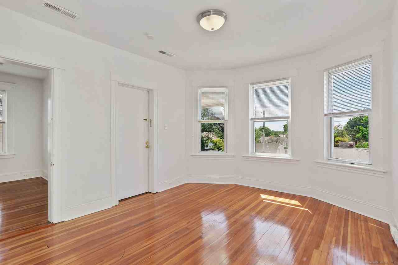 46 Churchill Street - Photo 3 of 19