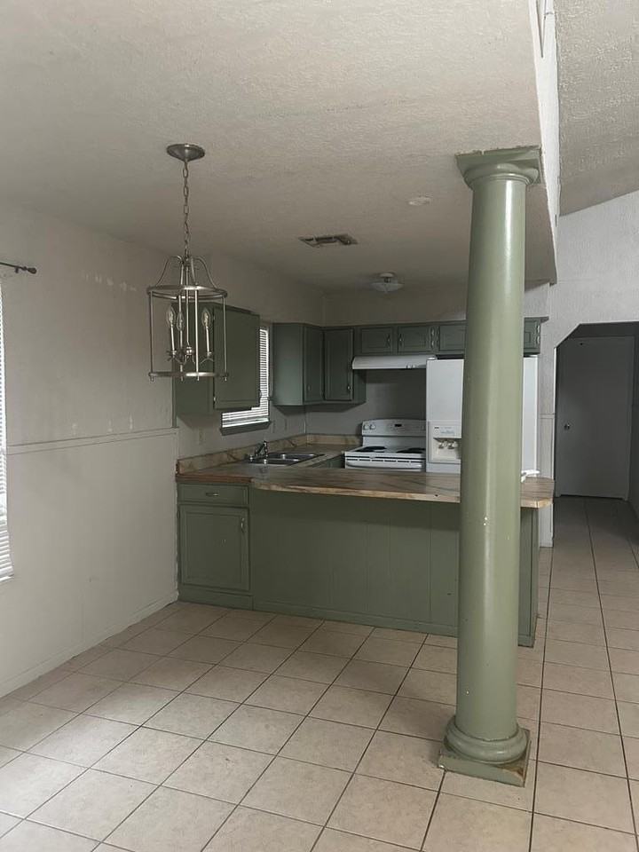 2247 2nd St - Photo 2 of 19