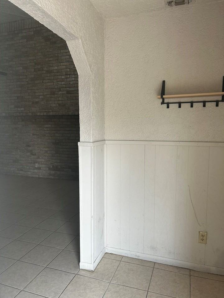 2247 2nd St - Photo 3 of 19