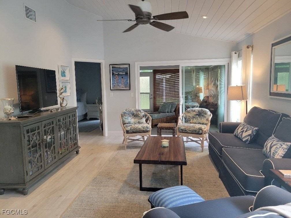 14873 Crescent Cove Dr - Photo 3 of 14