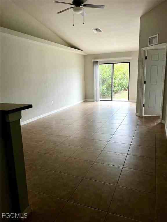 1022 Ne 8th Pl - Photo 7 of 17