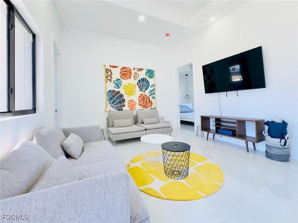 1709 Northeast 41st Street - Photo 5 of 17