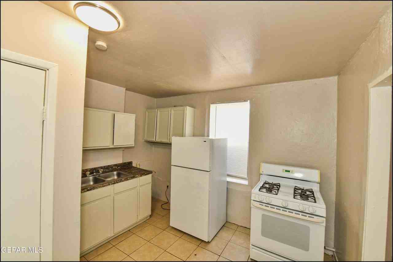 912 S Park St Unit Rear #REAR - Photo 3 of 20