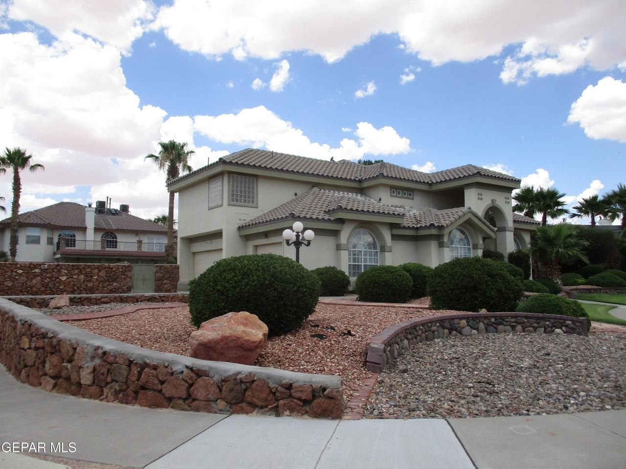 2030 Paseo Del Prado Dr - Photo 3 of 50