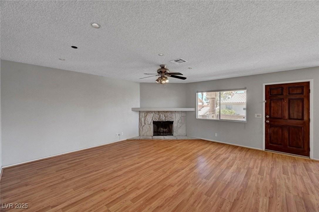 913 Falconhead Ln #201 - Photo 5 of 30