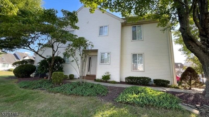 12 Independence Ct - Photo 3 of 38