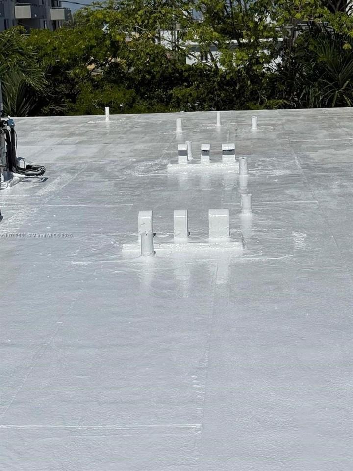 7025 Rue Granville #3 - Photo 4 of 21