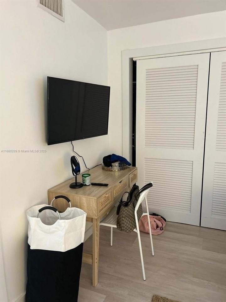 3036 Sw 27th Ave #5 - Photo 2 of 19