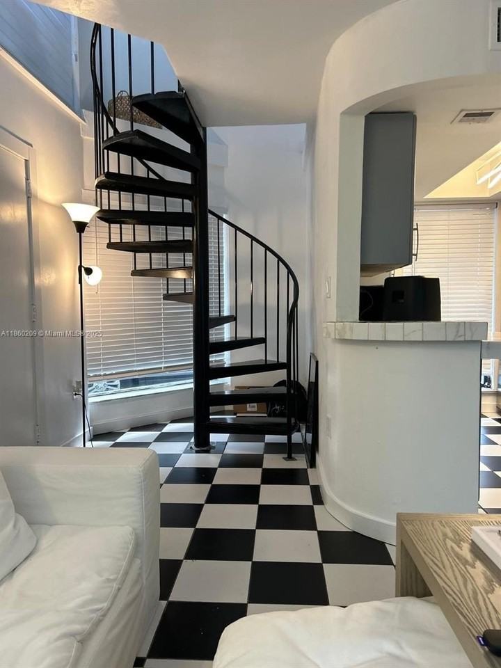 3036 Sw 27th Ave #5 - Photo 3 of 19