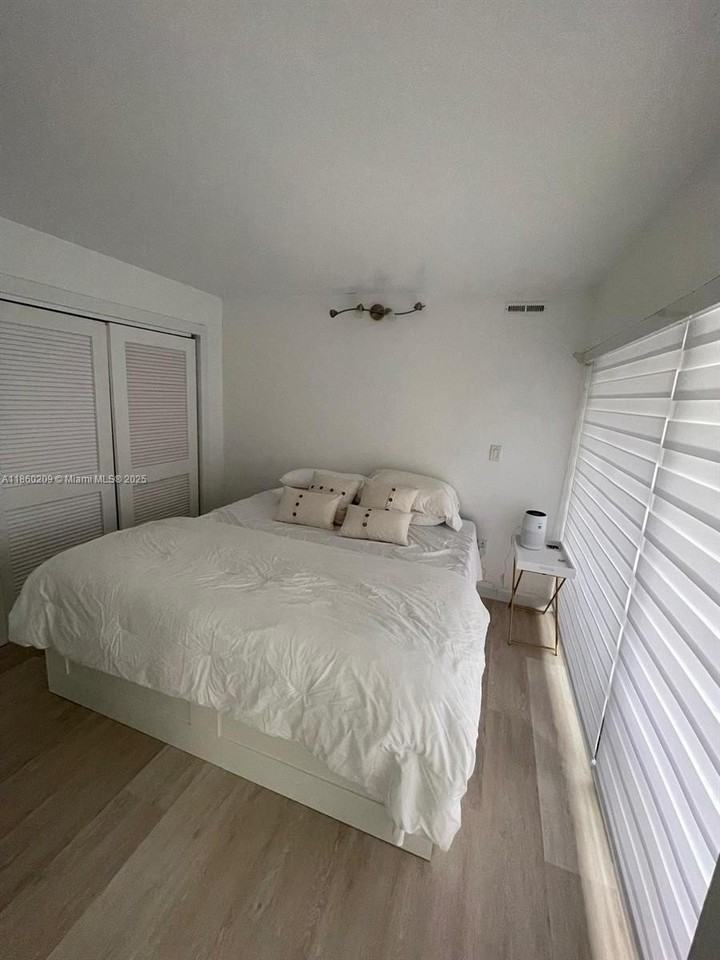 3036 Sw 27th Ave #5 - Photo 6 of 19