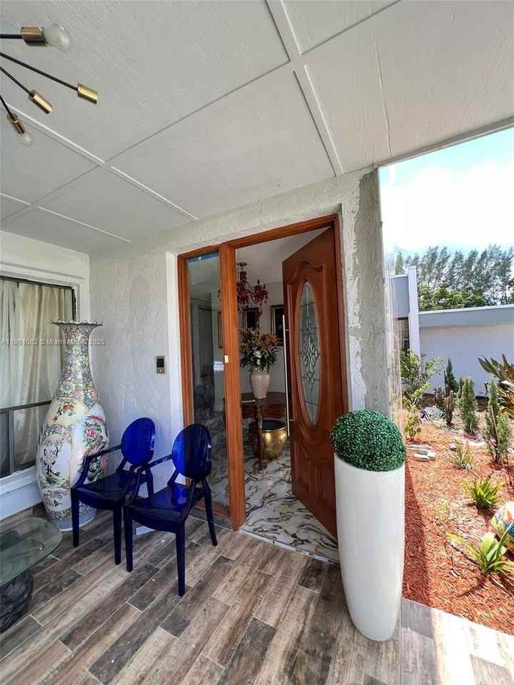 3210 Medinah Cir E #0 - Photo 3 of 32