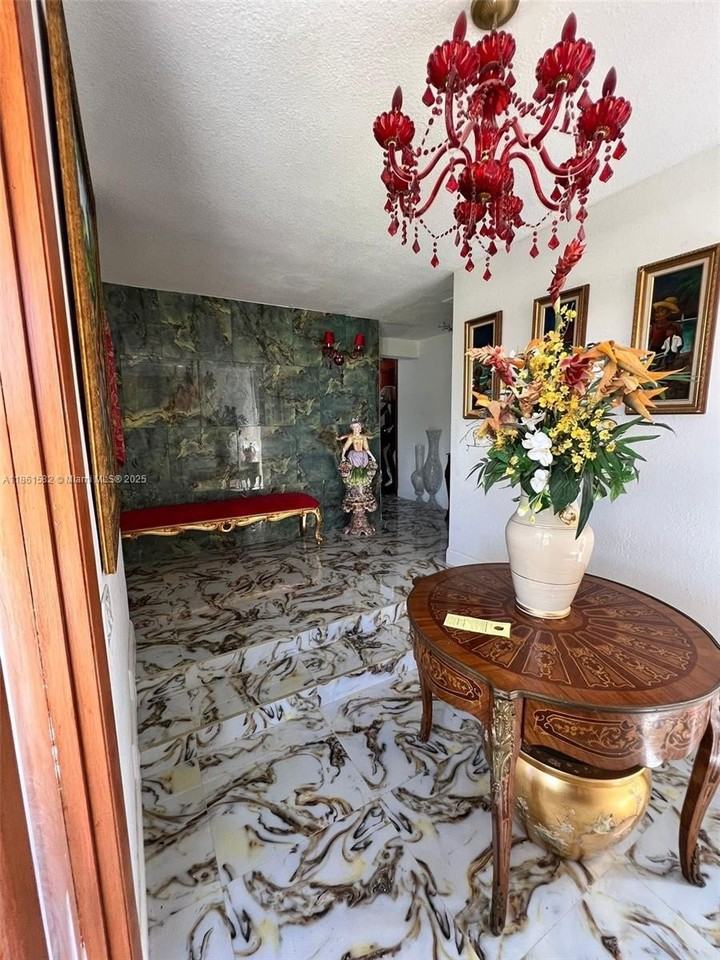 3210 Medinah Cir E #0 - Photo 6 of 32