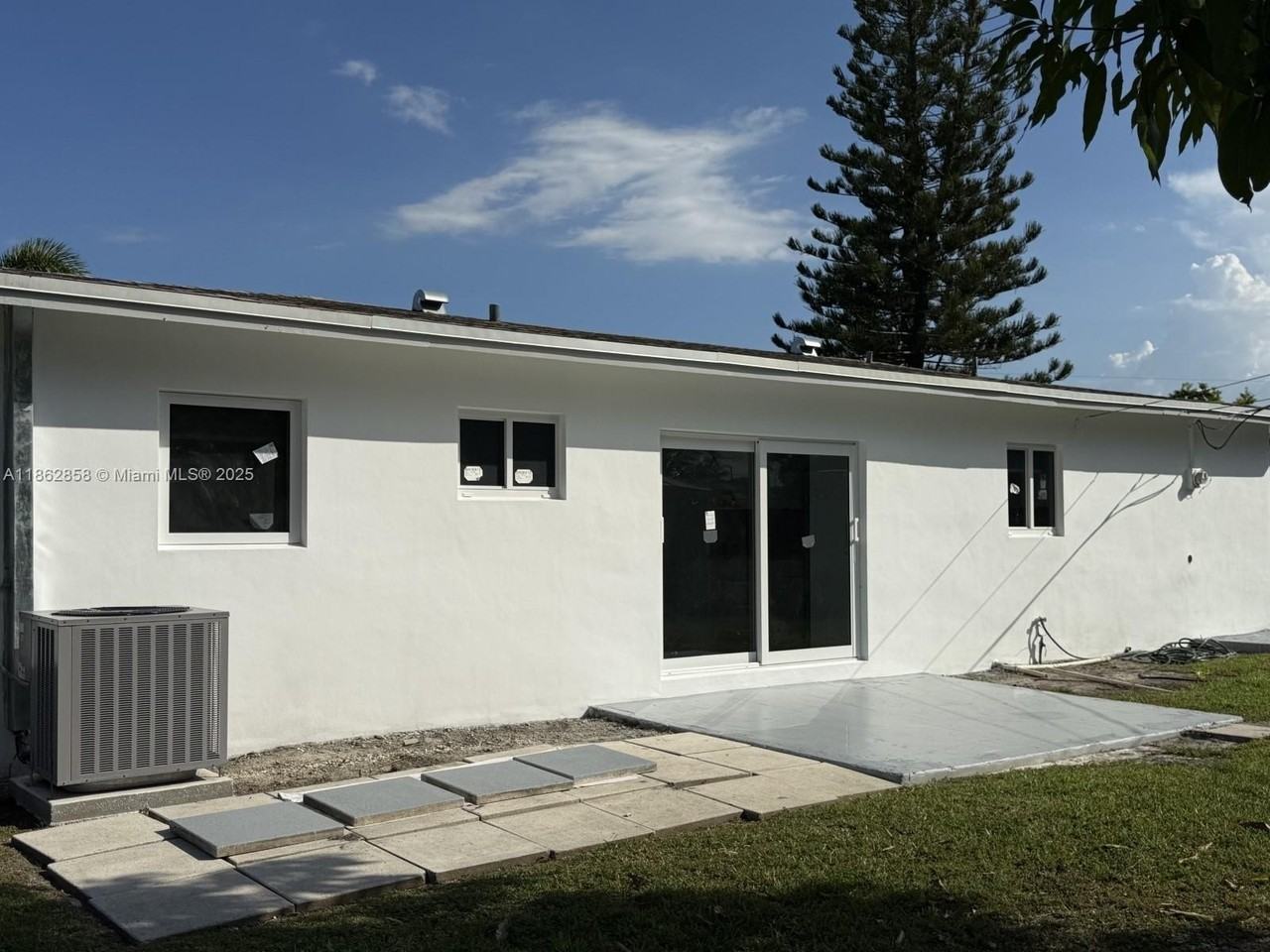 11805 Sw 185th St - Photo 3 of 28