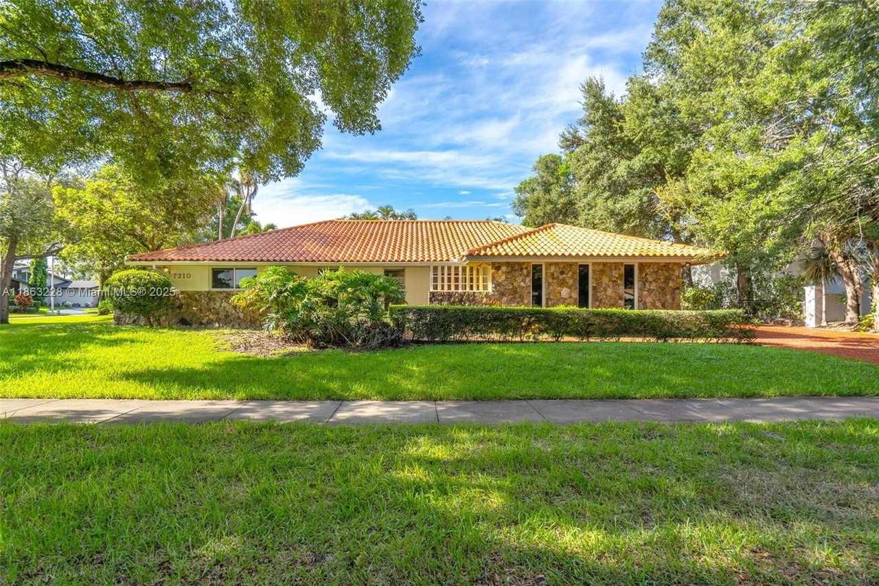 7210 W Troon Cir - Photo 2 of 45