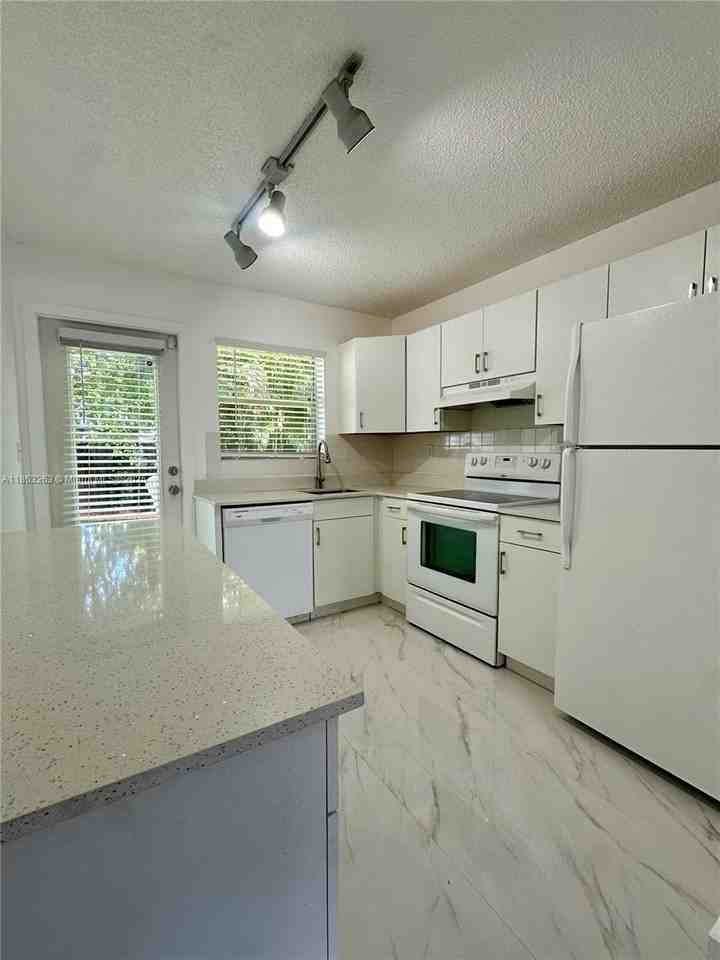 1831 Sw 24th St #0 - Photo 2 of 19