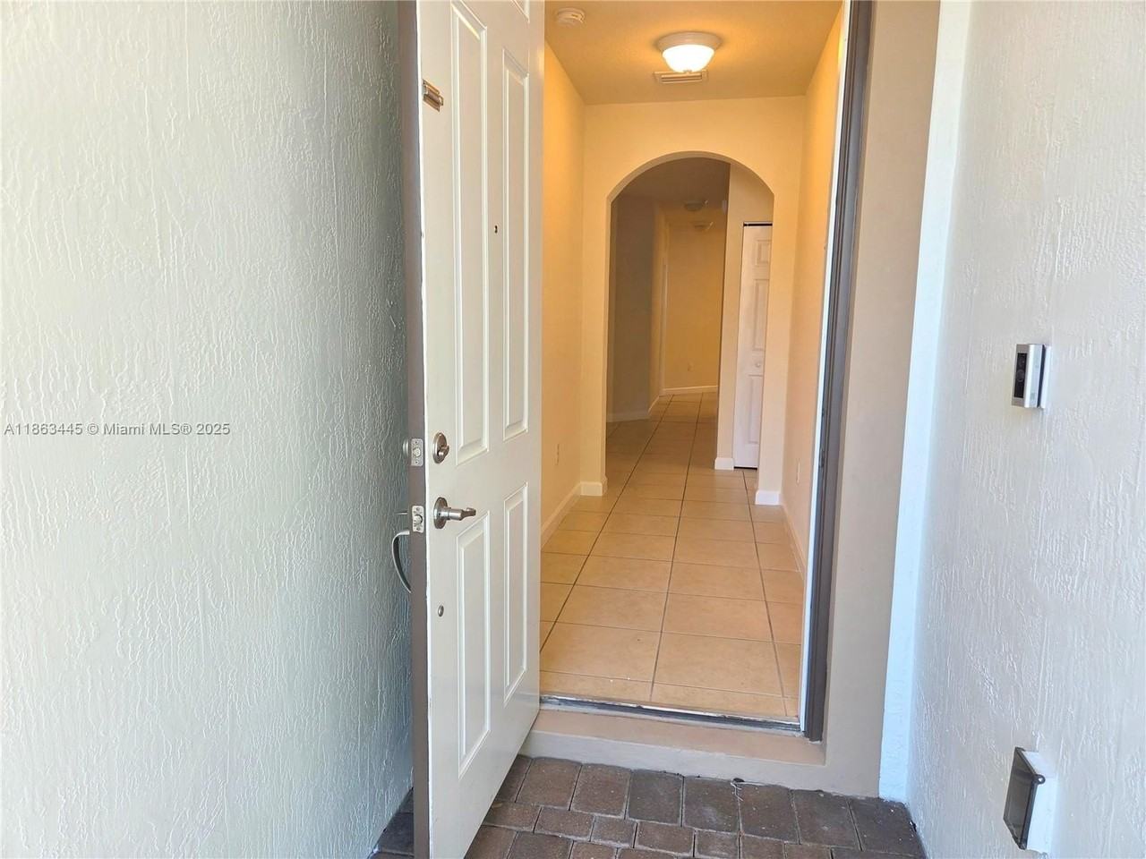 2274 Ne 3rd Ct - Photo 4 of 25