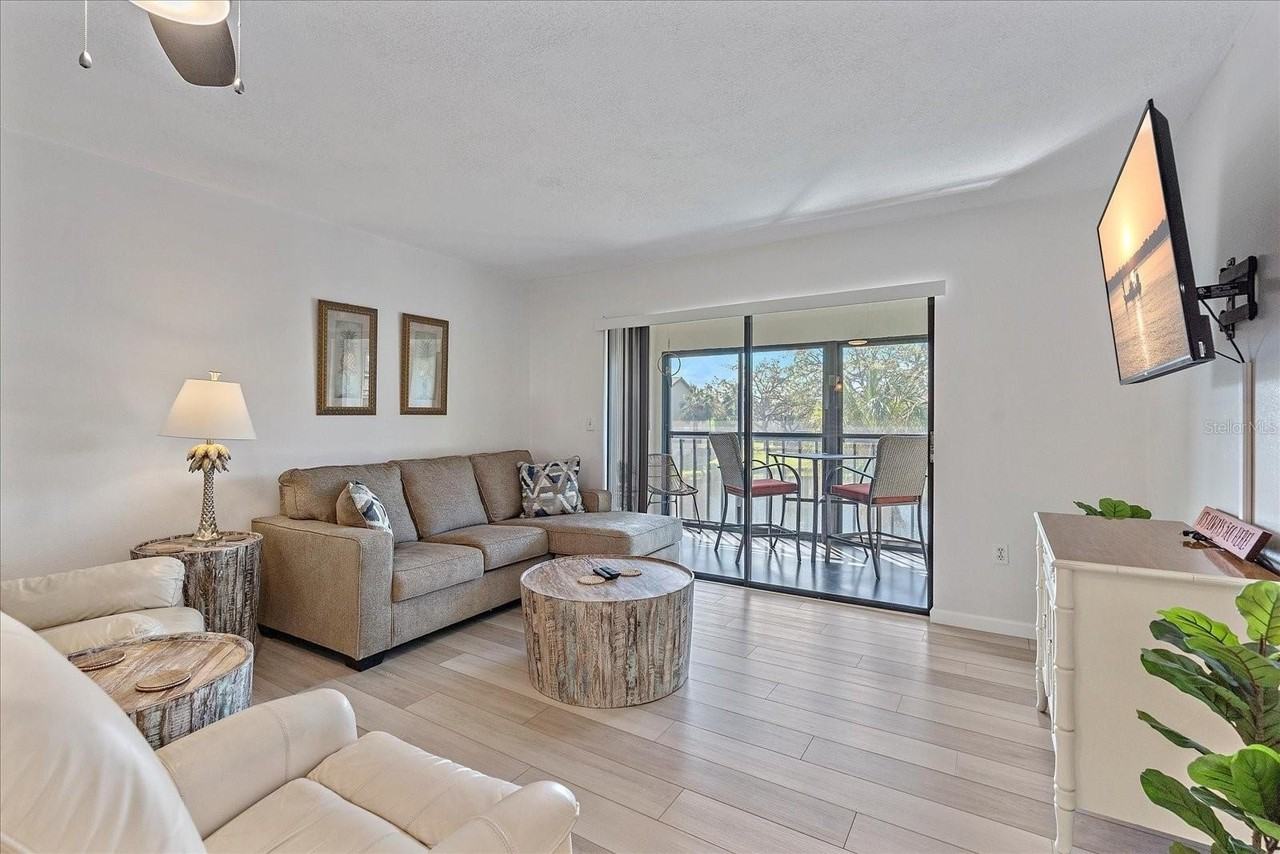 320 Mission Trl N #B - Photo 4 of 25