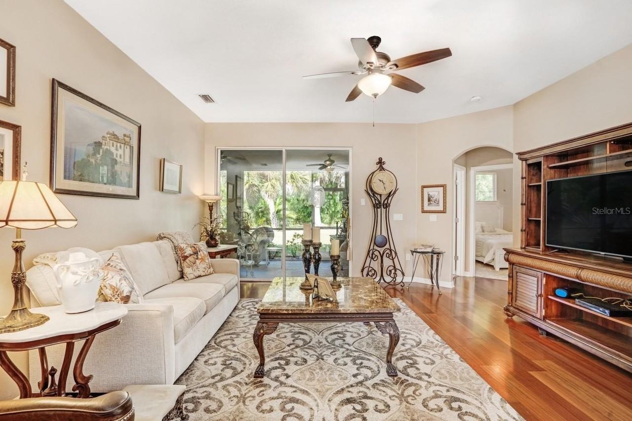 8982 Founders Circle - Photo 4 of 31