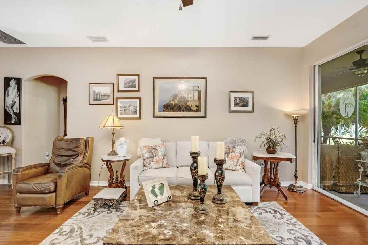 8982 Founders Circle - Photo 7 of 31