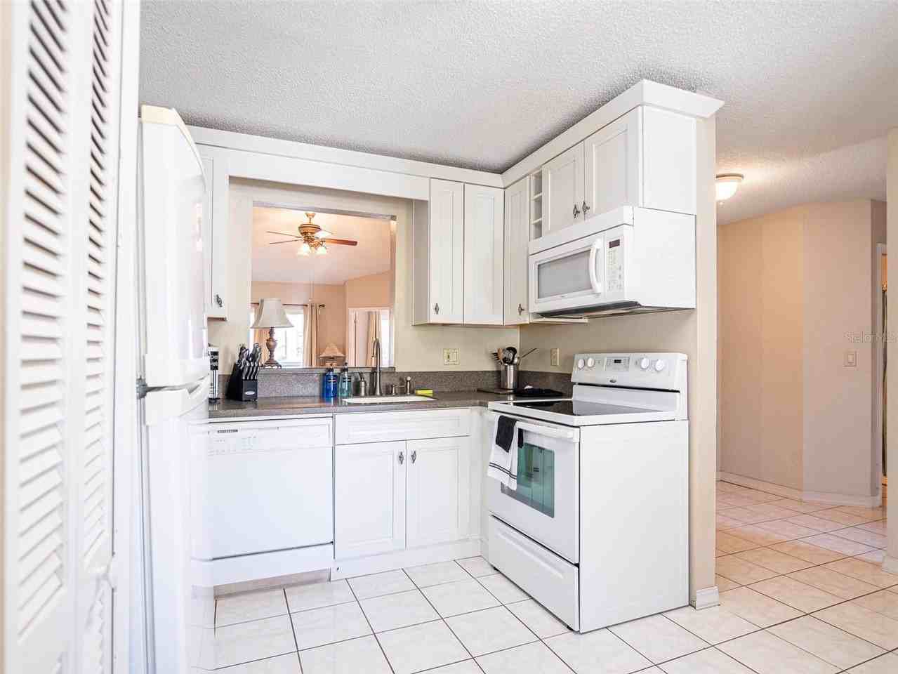 3204 Sabal Palms Ct #B - Photo 4 of 17