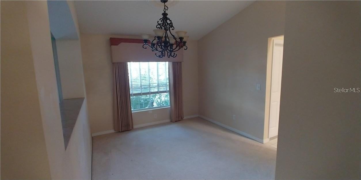 1515 Ne 47th Ave - Photo 4 of 13