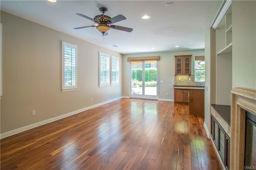 4684 Luna Ct - Photo 3 of 8