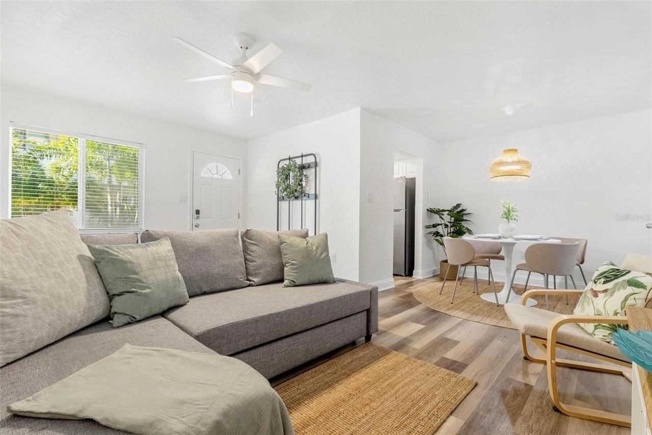 2704 2nd St #2 - Photo 5 of 32