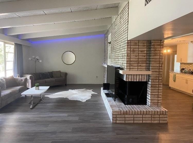 813 Nw 22nd St - Photo 6 of 32