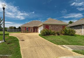 featured image of 406 Montrose Pl