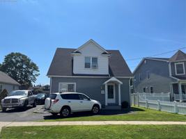 featured image of 1924 Commonwealth Ave