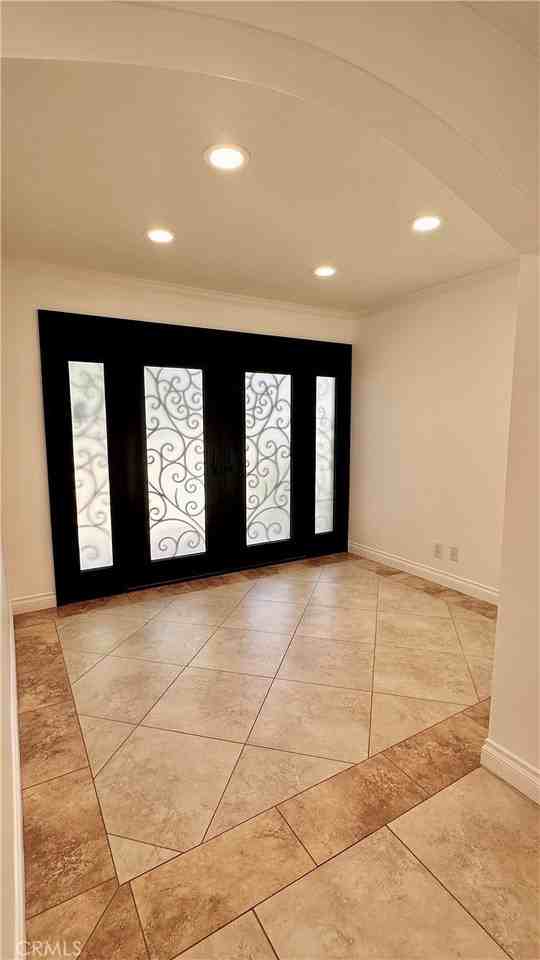 5433 Beeler Ave - Photo 6 of 50