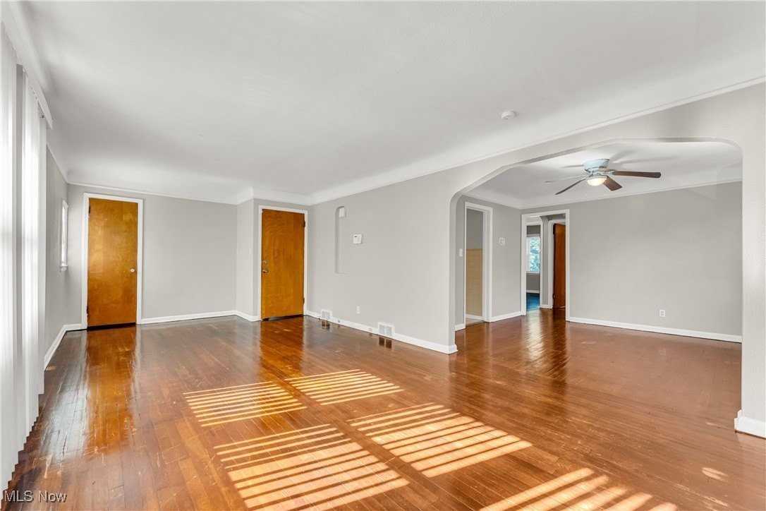 1484 Genesee Rd Unit 2 #2UP - Photo 6 of 24