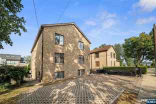 9 Sterling Pl - Photo 1 of 1