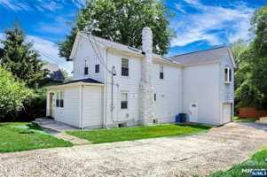 featured image of 132 Madison Ave