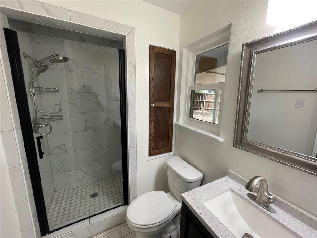 1009 Imperial Drive - Photo 3 of 10