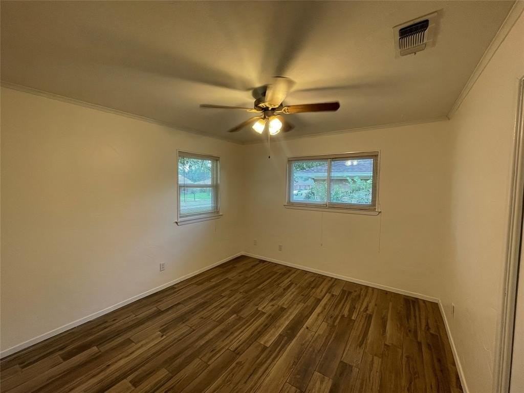 1009 Imperial Drive - Photo 5 of 10