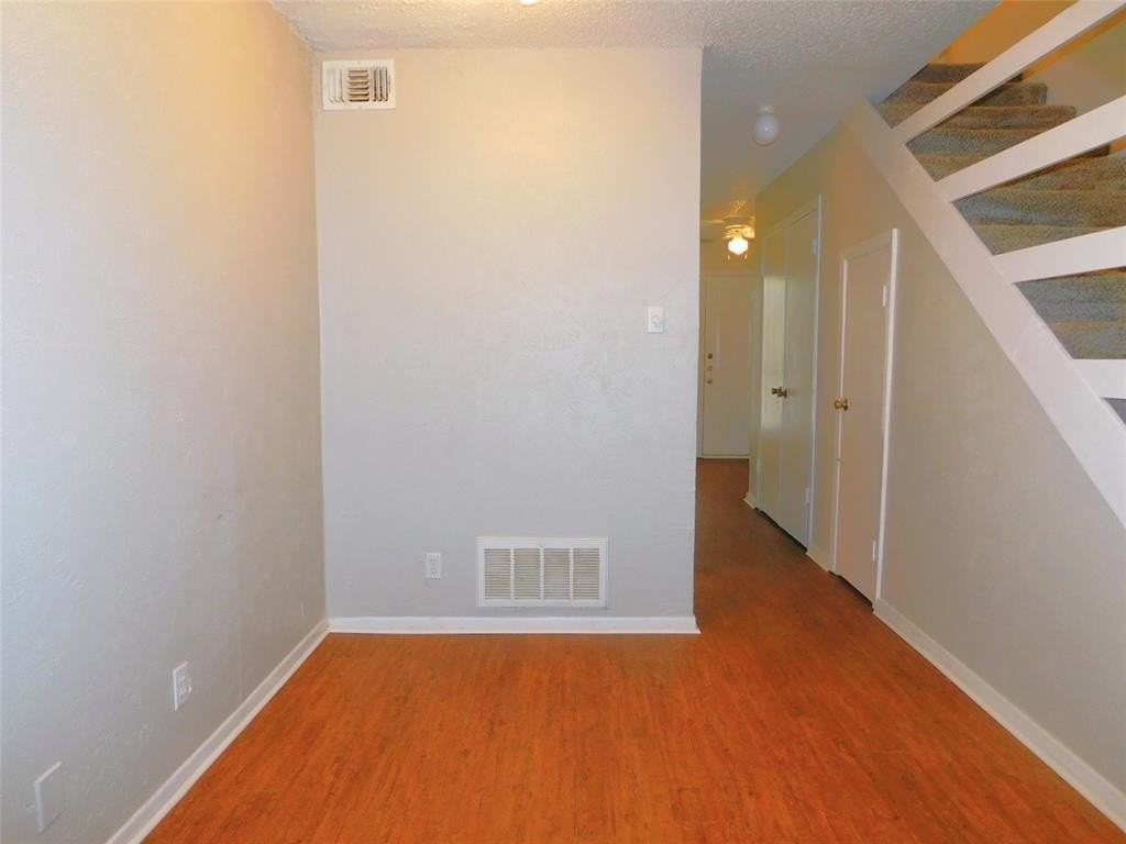 1911 Kingswood Ct - Photo 5 of 22