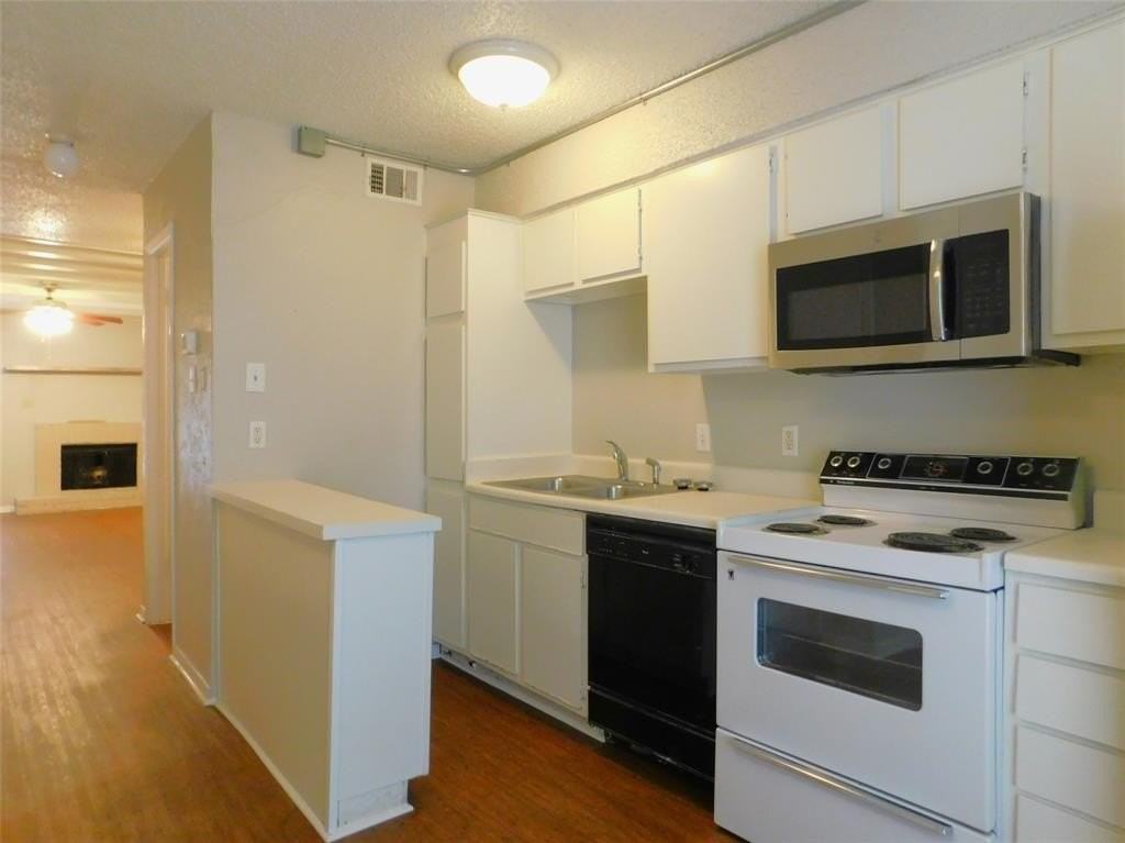 1911 Kingswood Ct - Photo 7 of 22