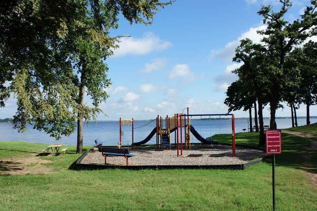 355 Beachside Dr - Photo 2 of 39